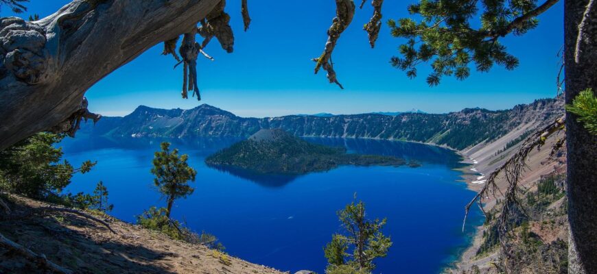 Crater Lake National Park 2024: Best Time to Visit, Reviews, and How to Travel Safely