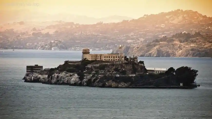 Best Time to Visit Alcatraz Island: Tips & Insights  