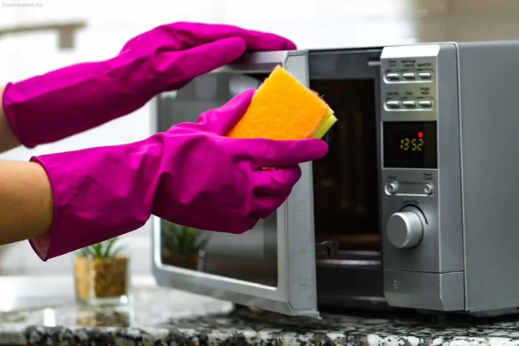 Step-by-Step Guide to Cleaning Your Microwave with Natural Products  