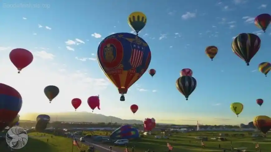 What to Know About the Albuquerque Balloon Fiesta for Solo Travelers  