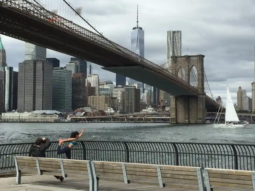 Top Things to Know Before Visiting the Brooklyn Bridge in NYC  