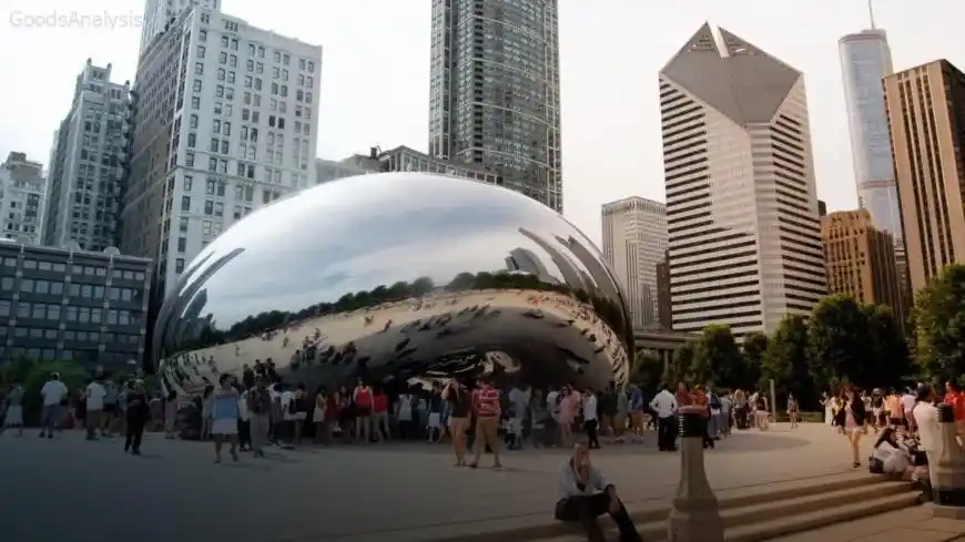 Exploring the Art and Architecture of Chicago's Millennium Park  