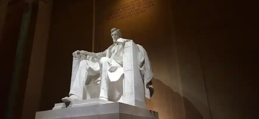 The Ultimate Guide to the Lincoln Memorial: History, Tips, and Photos