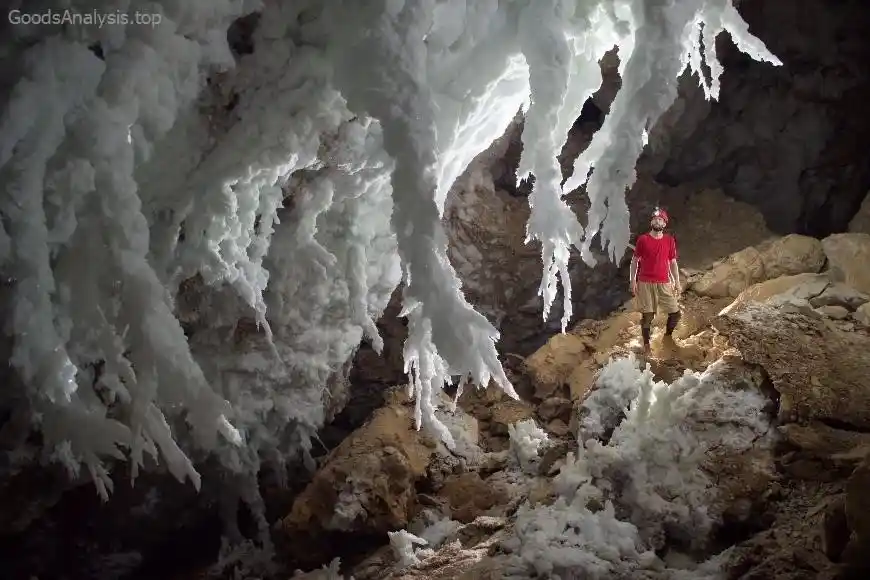 The Best Cave Tours at Carlsbad Caverns National Park  