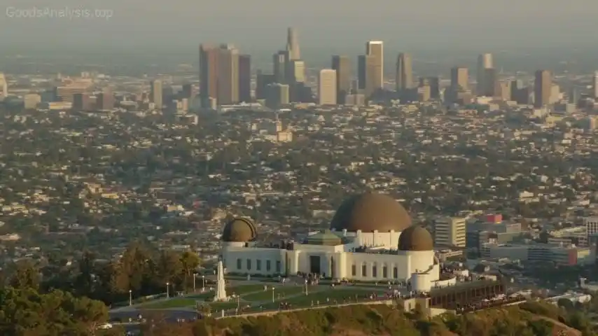 Visit Griffith Park for Iconic Views of LA and the Hollywood Sign  