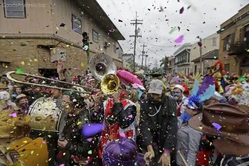 New Orleans Mardi Gras: How to Get the Best View of the Parades  