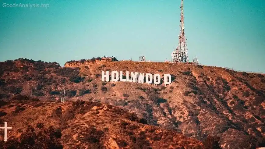 The Best Hiking Trails to the Hollywood Sign  