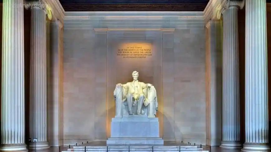 The Lincoln Memorial: A Monument to American Freedom  