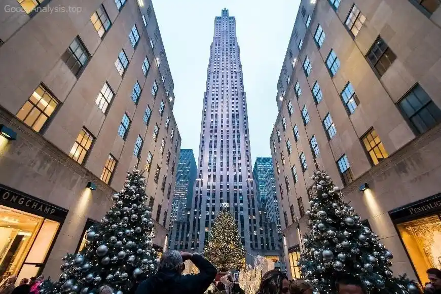 Rockefeller Center NYC: The Best Time to Visit for Fewer Crowds  