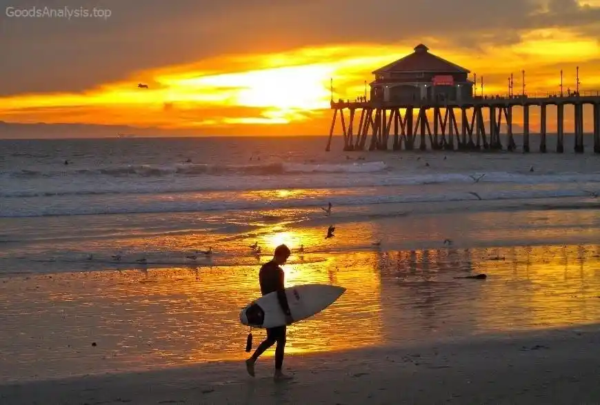 Santa Monica Pier's Iconic Attractions and Historical Significance  