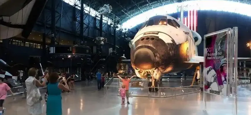 Interactive Experiences at the Smithsonian National Air and Space Museum