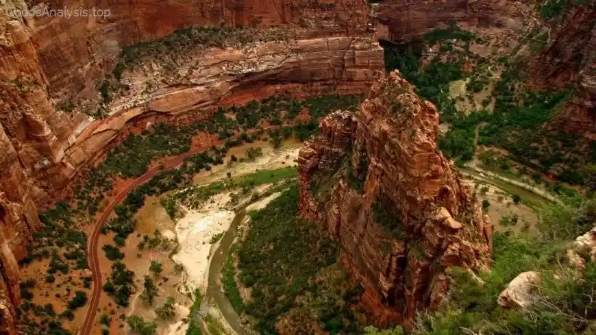 Exploring the Narrows: A Zion National Park Adventure  