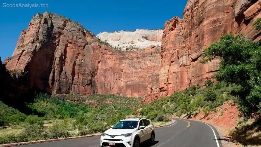 How to Hike Zion’s Most Popular Trails Safely  