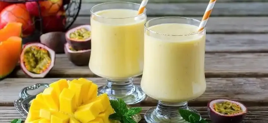 How to Make a Fruit Smoothie with Just 5 Ingredients