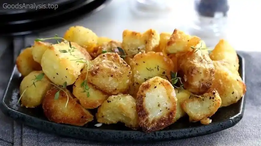 How to Make Crispy Roasted Potatoes with Just a Few Ingredients  