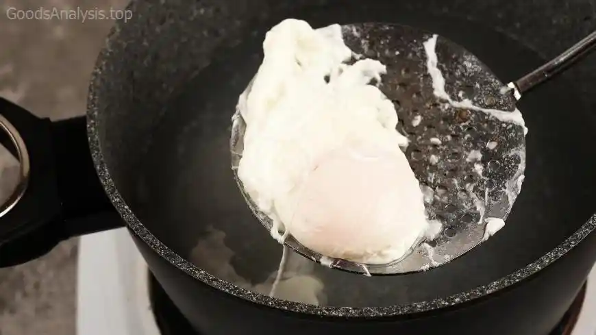 Perfect Poached Eggs in 5 Simple Steps  