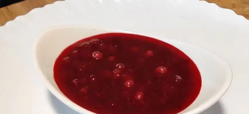 How to Make Simple Cranberry Sauce