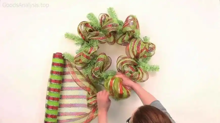 How to Create a Wreath Using Fresh or Faux Flowers  