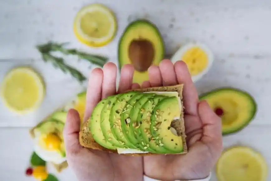 Avocado Toast with Eggs: A Breakfast Combo You Can’t Beat  