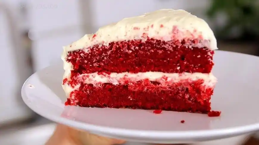 How to Make Red Velvet Cupcakes: A Mini Cake Experience  